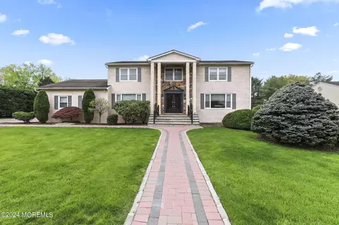 20 Westbrook Dr, Morganville, NJ 07751