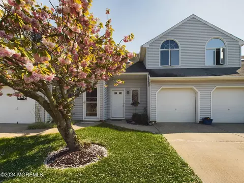 8 Shore Dr, Long Branch, NJ 07740