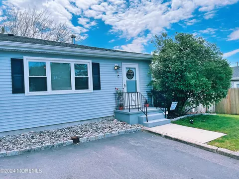 17 Primrose Ln # B, Jackson, NJ 08527