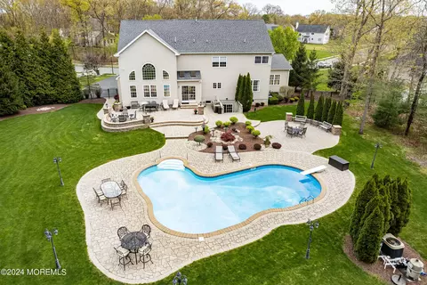 15 Summers Dr, Jackson, NJ 08527