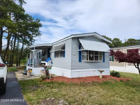 104 Beaver Ave, Whiting, NJ 08759