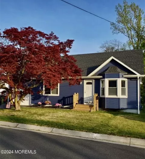8 Elliott Pl, Oceanport, NJ 07757