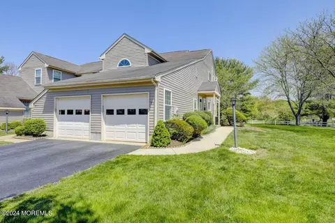 31 Ethan Allen Dr #31C, Monroe, NJ 08831