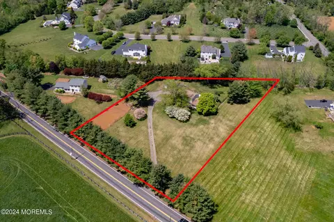 372 Trenton Lakewood Rd, Cream Ridge, NJ 08514