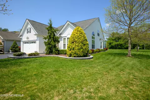 39 Barbaras Way, Jackson, NJ 08527