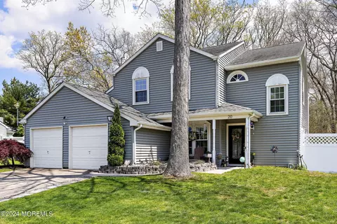 20 Providence Ln, Howell, NJ 07731