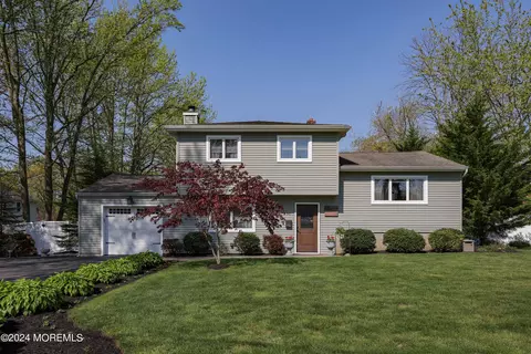 540 East Rd, Belford, NJ 07718