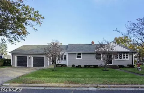 4 Campbell Dr, Eatontown, NJ 07724