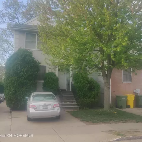 18 Whispering Pines Ln, Lakewood, NJ 08701