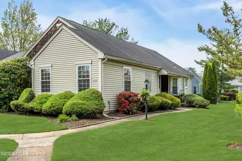 169 Concordia Cir # A, Monroe, NJ 08831