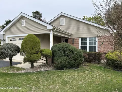 11 Harrogate Ln, Manchester, NJ 08759