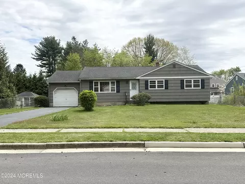 101 Lafayette Ct, Freehold, NJ 07728