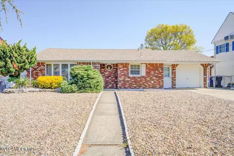 1870 Merrimac Dr, Toms River, NJ 08753