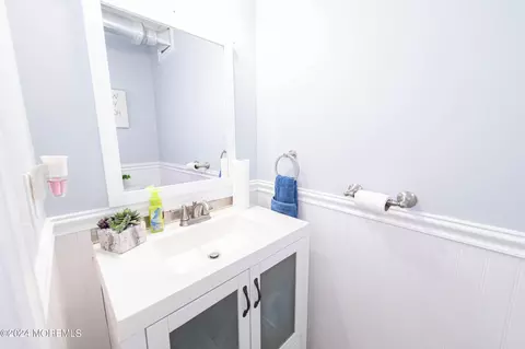 Bath - 205 Daffodil Dr, Jackson, NJ 08527 photo 1 of 5