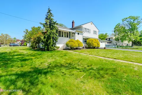 60 Lillian Pl, Red Bank, NJ 07701