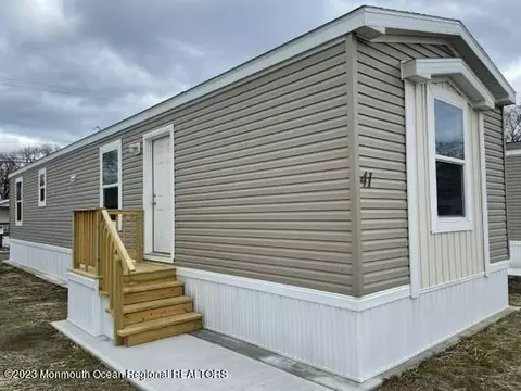 41 Randall Ave, Hazlet, NJ 07730