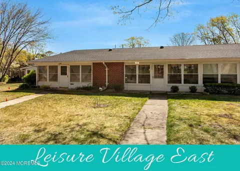 825 Balmoral Ct # B, Lakewood, NJ 08701