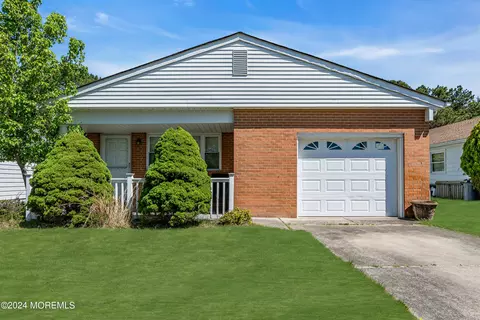 439 Costa Mesa Dr, Toms River, NJ 08757