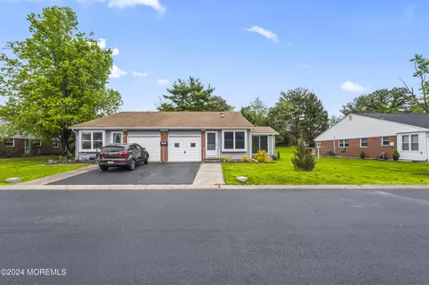 61 Hudson Pkwy #B, Whiting, NJ 08759