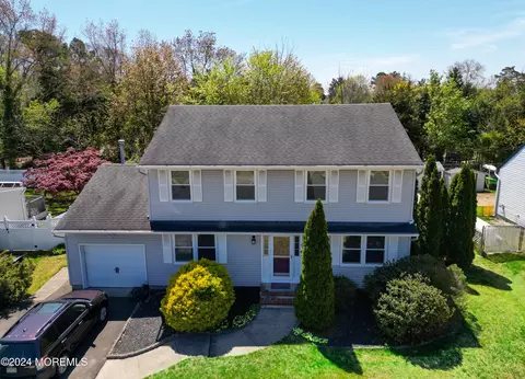 1013 Mulberry Pl, Toms River, NJ 08753
