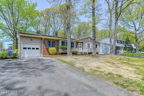 81 Pineland Rd, Brick, NJ 08724