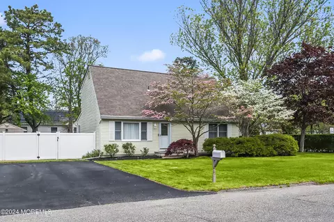 1241 1st Ave, Toms River, NJ 08757