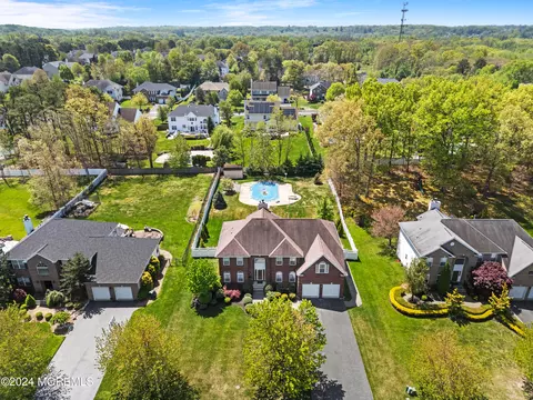 17 Louise Ln, Monroe, NJ 08831