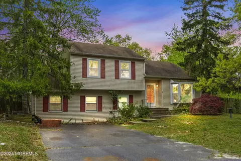26 1st St, Barnegat, NJ 08005