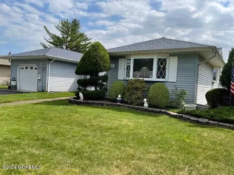 149 Fort De France Ave, Toms River, NJ 08757