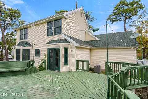 Exterior - 82 Ida Ln, Brick, NJ 08724 photo 3 of 5