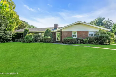 1521 Silverton Rd, Toms River, NJ 08755