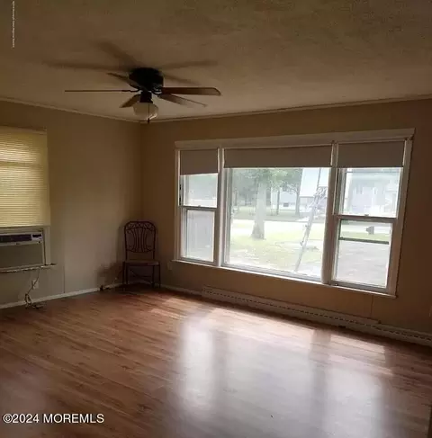 27 E 1st St, Howell, NJ 07731 photo 4