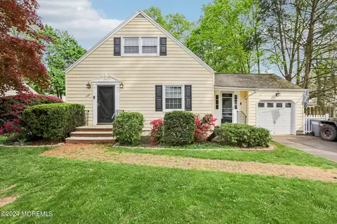 445 Oakridge Ave, North Plainfield, NJ 07063