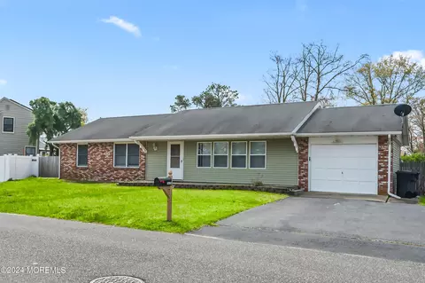 1625 Shore Blvd, Toms River, NJ 08753