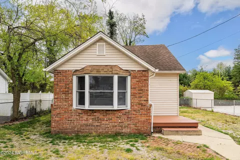 433 Mohawk Dr, Brick, NJ 08723