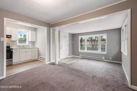 433 Mohawk Dr, Brick, NJ 08723 photo 4