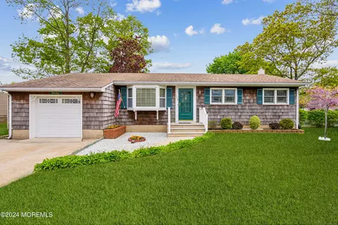 273 Prospect Dr, Brick, NJ 08724