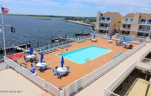 401 Bay Shore Dr #10A, Barnegat, NJ 08005