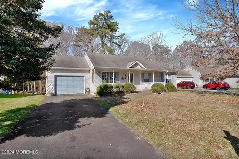 10 Sherwood Dr, Little Egg Harbor, NJ 08087