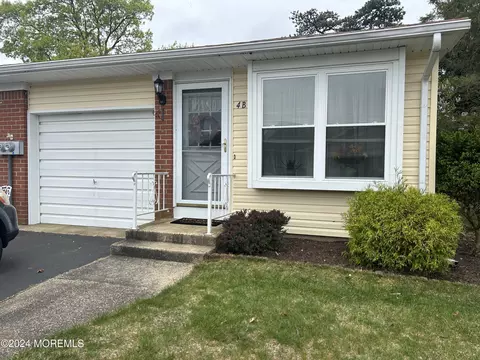 4 Conestoga Dr #B, Whiting, NJ 08759