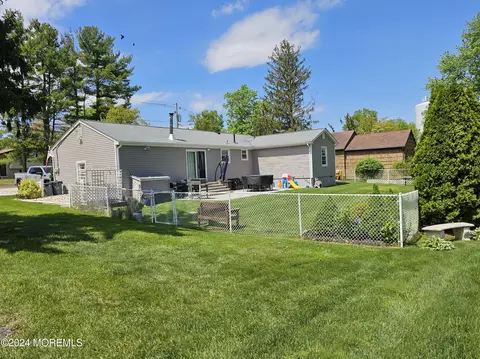 Exterior - 42 Middlesex Rd, Matawan, NJ 07747 photo 8 of 9