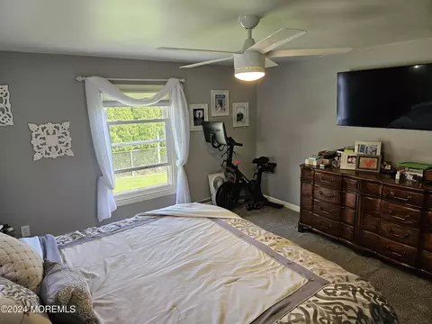 Bedroom - 42 Middlesex Rd, Matawan, NJ 07747 photo 3 of 6