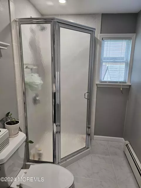 Bath - 42 Middlesex Rd, Matawan, NJ 07747 photo 4 of 5