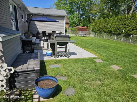 Exterior - 42 Middlesex Rd, Matawan, NJ 07747 photo 3 of 9