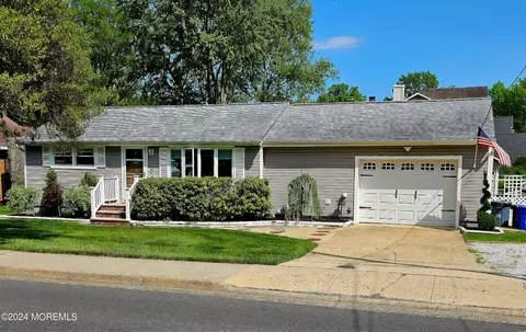 42 Middlesex Rd, Matawan, NJ 07747