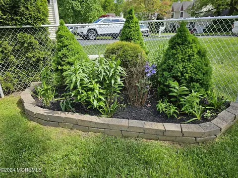 Exterior - 42 Middlesex Rd, Matawan, NJ 07747 photo 4 of 9