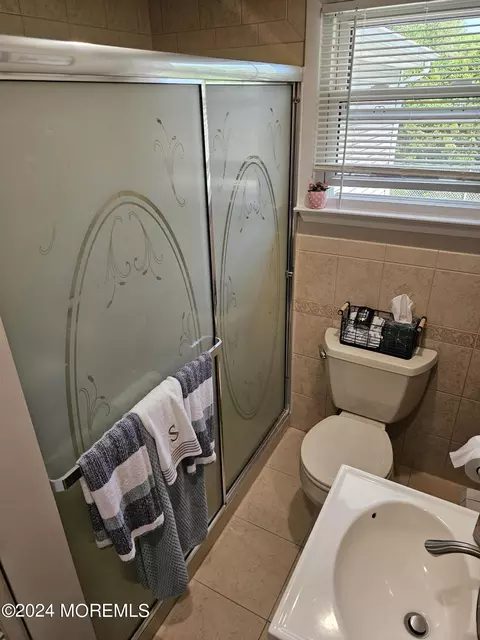 Bath - 42 Middlesex Rd, Matawan, NJ 07747 photo 5 of 5