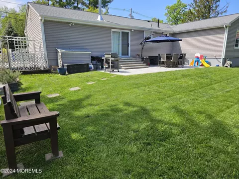 Exterior - 42 Middlesex Rd, Matawan, NJ 07747 photo 2 of 9