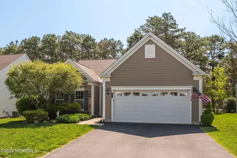 7 Ascot Ln, Manchester, NJ 08759
