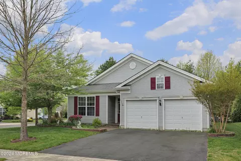 1 Warwick Way, Jackson, NJ 08527